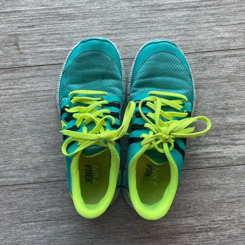 Nike Free Running Shoes Size 6.5